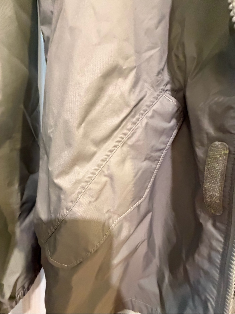 NORTH FACE KIDS Light Gray Hooded Raincoat - Water-Resistant Shell - Picture 4 of 10